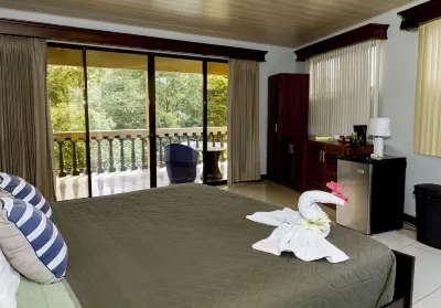 Hotel Margarita and Tour Operator Drake Bay
