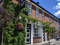 Crofts Hotel Hotels in Llanedeyrn