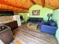 Oasis Surfcamp Отели в г. Lagoa