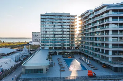 Crowne Plaza Constanta - Mamaia Beach Отели рядом с достопримечательностью «Kudos Beach»