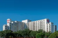 Sheraton Suites Market Center Dallas Hotel berhampiran The Bomb Factory