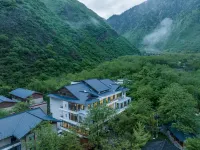 Jiuzhaigou Forest and Water, Light Luxury and Beautiful Accommodation 주자이거우 호텔