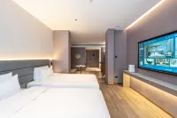 PALACE Hotel（Beijing Shunyi Ideal Automobile Base） Hotels near Capital Medical University Yanjing Medical College