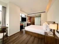 Model J Hotel Jakarta Soekarno - Hatta Airport Hotel dekat CMGB BASOETTA