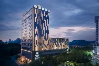 BOYARD HOTEL Hotels near East-West Lane