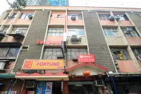 RedDoorz Plus @ Chinatown Binondo Hotels in China Town