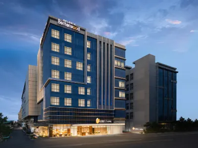 Model J Hotel Jakarta Soekarno - Hatta Airport Hotel dekat CMGB BASOETTA
