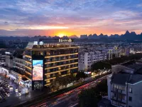 Cozy Home Rooftop Scenic Hotel (Guilin Two Rivers And Four Lakes Elephant Trunk Hill) Hotels near East-West Lane