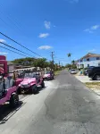 Da Pink and White Palace Hotels near Dolphin Cay Atlantis