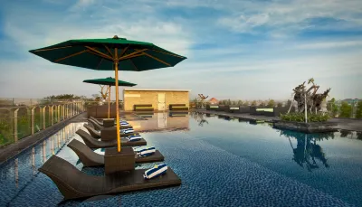 Sovereign Bali Hotel Отели рядом с достопримечательностью «Храм Пура Лухур Улувату»