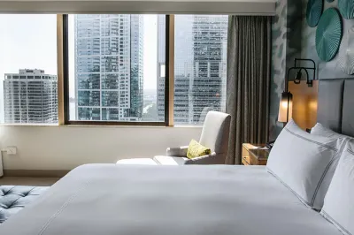 Swissotel Chicago Hotels near Cloud Gate
