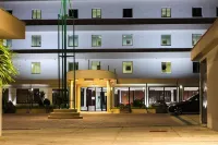 Golden Hôtel Hoteles en Abiyán