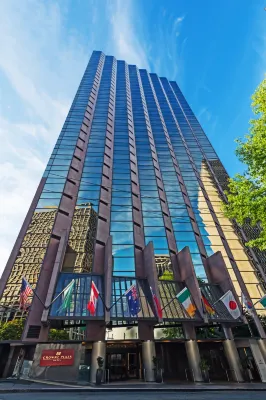 Crowne Plaza Seattle-Downtown Hotel dekat Royal Esquire Club Inc