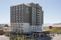 Holiday Inn Express & Suites Memphis Arpt Elvis Presley Blv Hotels near Kroger