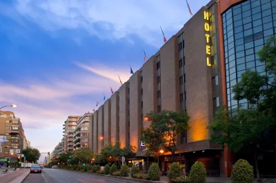 馬德里市中心諾富特酒店 鄰近Escenario Puerta del Angel的酒店