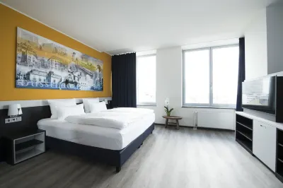 carathotel Düsseldorf City Hotels in der Nähe von Rhine embankment promenade