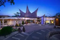 Aston Sunset Beach Resort - Gili Trawangan Hotel dekat Surf Point Bongkas